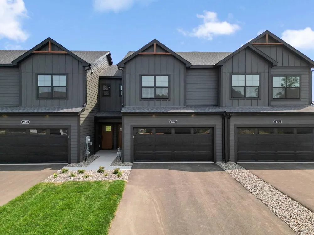673 Tulare Terrace Newport, MN 55055
