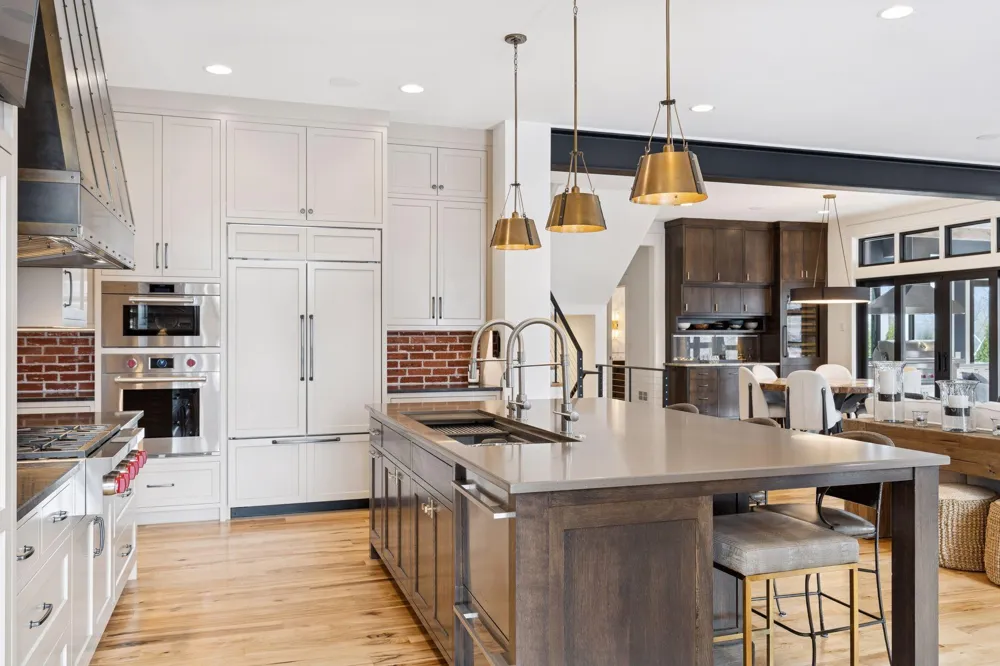 373 Park Street E Wayzata, MN 55391