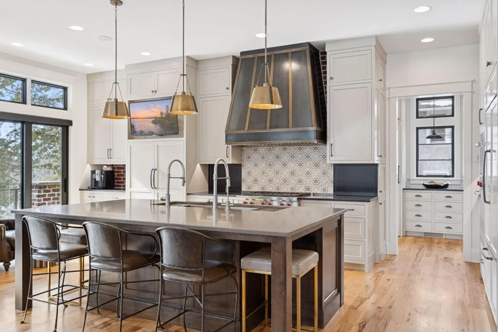 373 Park Street E Wayzata, MN 55391