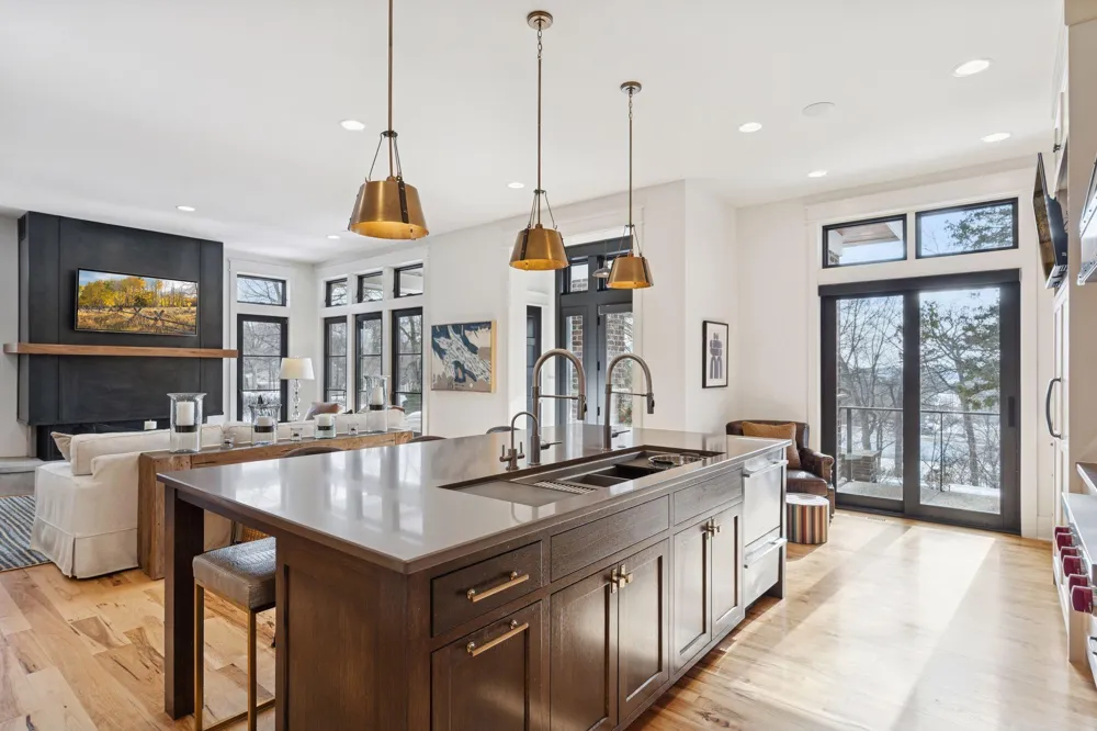 373 Park Street E Wayzata, MN 55391