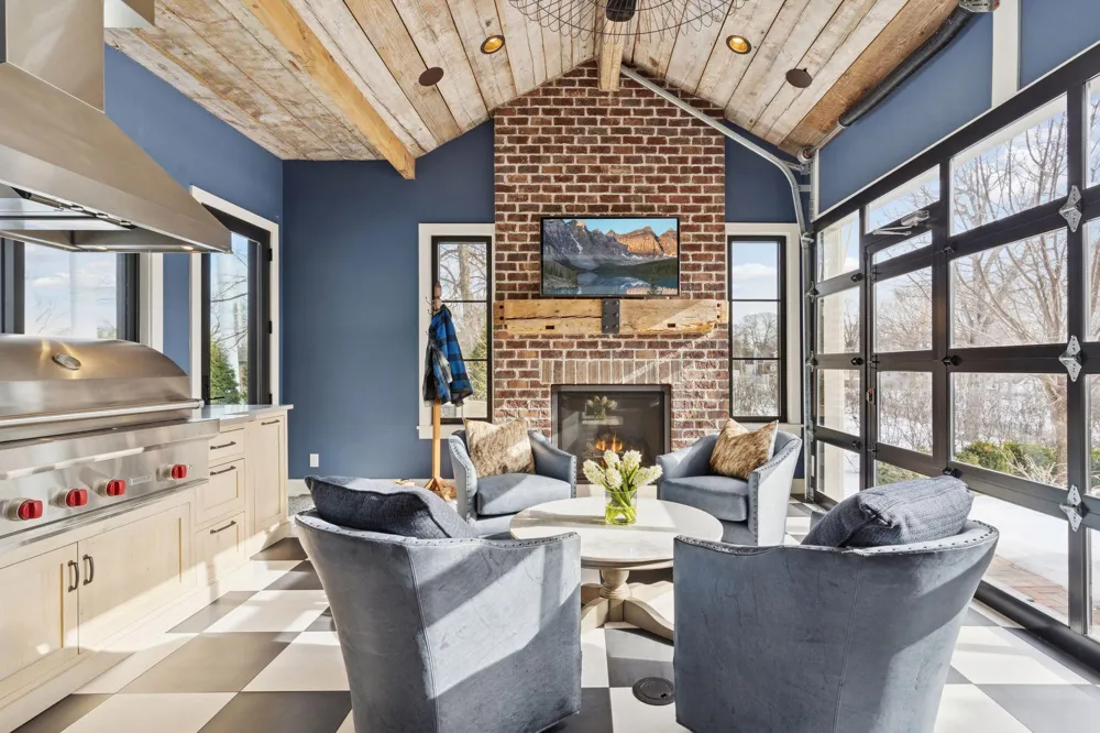 373 Park Street E Wayzata, MN 55391