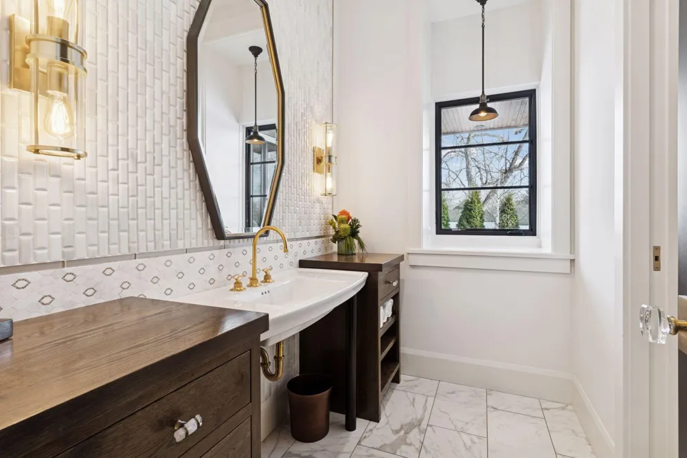 373 Park Street E Wayzata, MN 55391