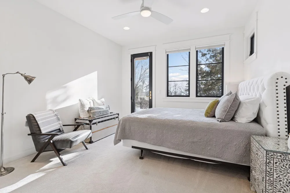373 Park Street E Wayzata, MN 55391