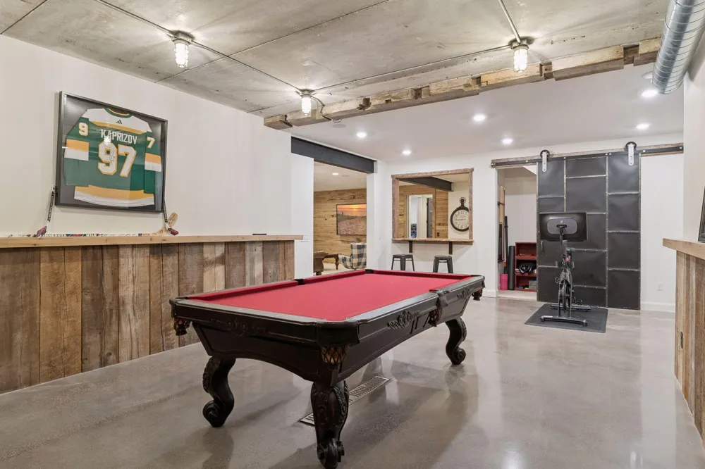373 Park Street E Wayzata, MN 55391