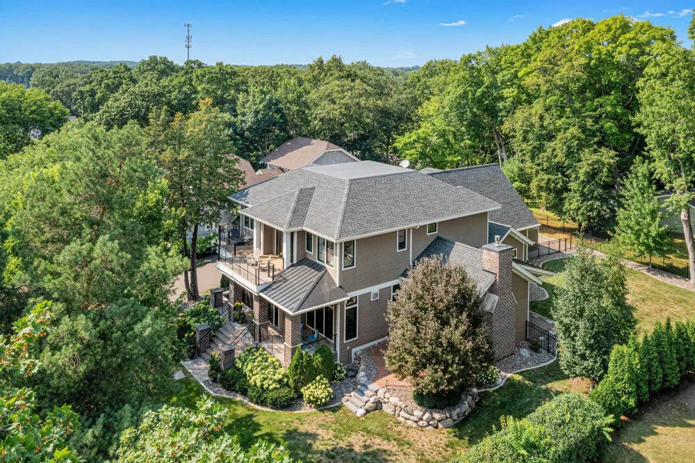 373 Park Street E Wayzata, MN 55391