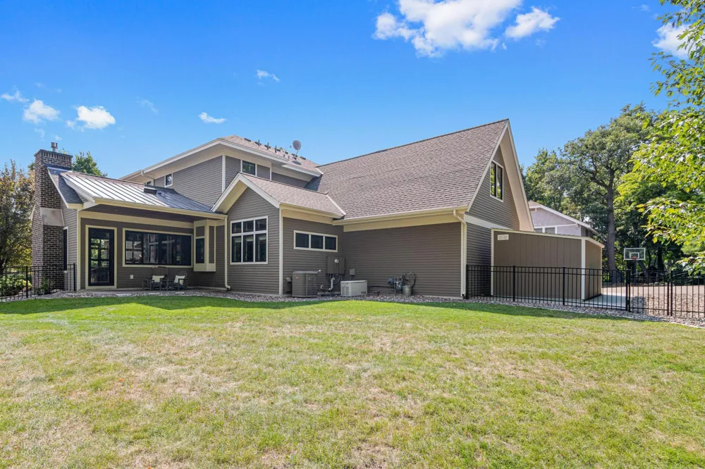 373 Park Street E Wayzata, MN 55391