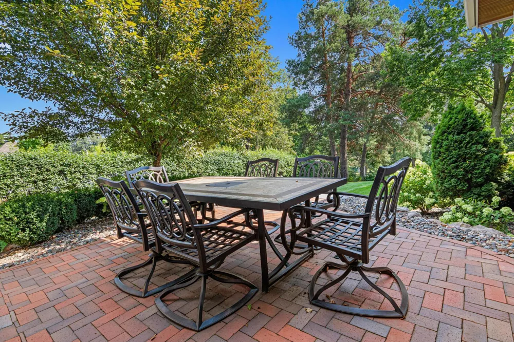 373 Park Street E Wayzata, MN 55391