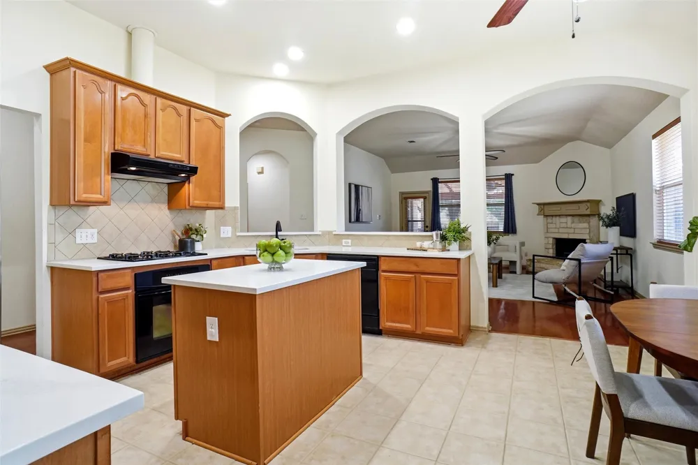 1821 Vintage Drive Corinth, TX 76210