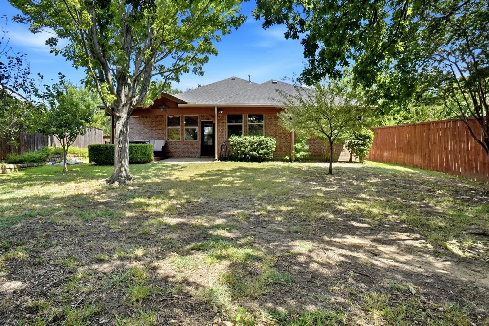 1821 Vintage Drive Corinth, TX 76210