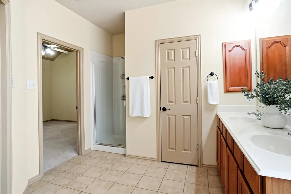 1821 Vintage Drive Corinth, TX 76210