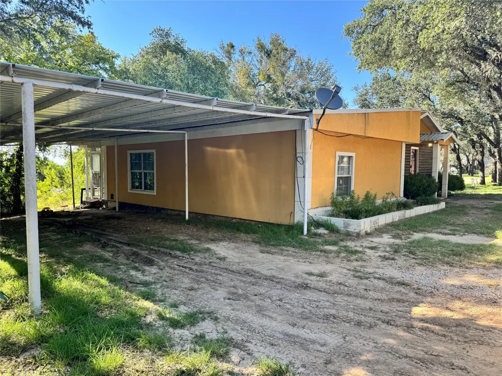 6904 Clover Leaf Drive Brownwood, TX 76801