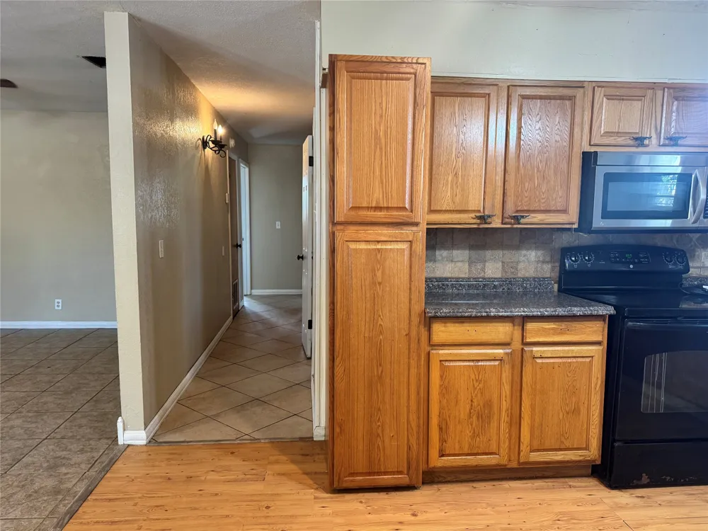 6904 Clover Leaf Drive Brownwood, TX 76801