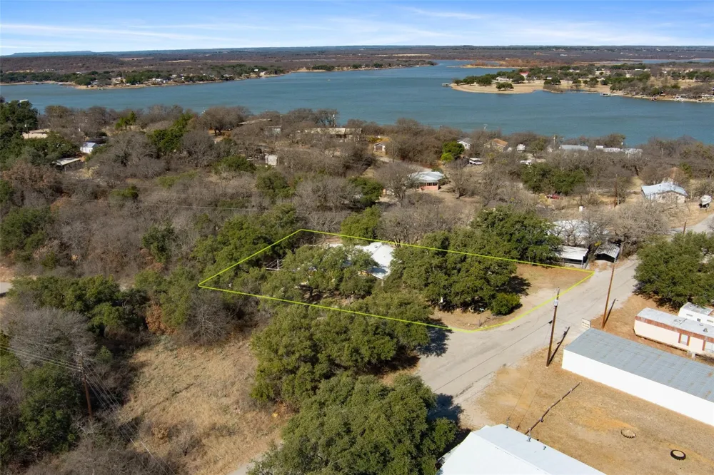6904 Clover Leaf Drive Brownwood, TX 76801