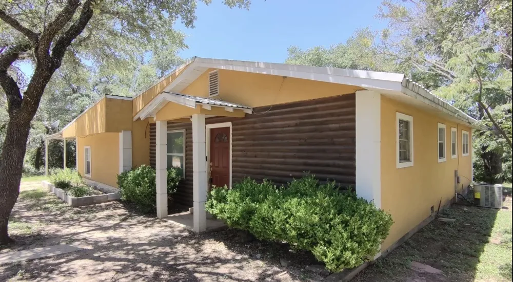 6904 Clover Leaf Drive Brownwood, TX 76801