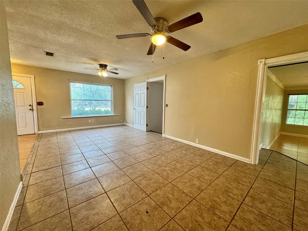 6904 Clover Leaf Drive Brownwood, TX 76801