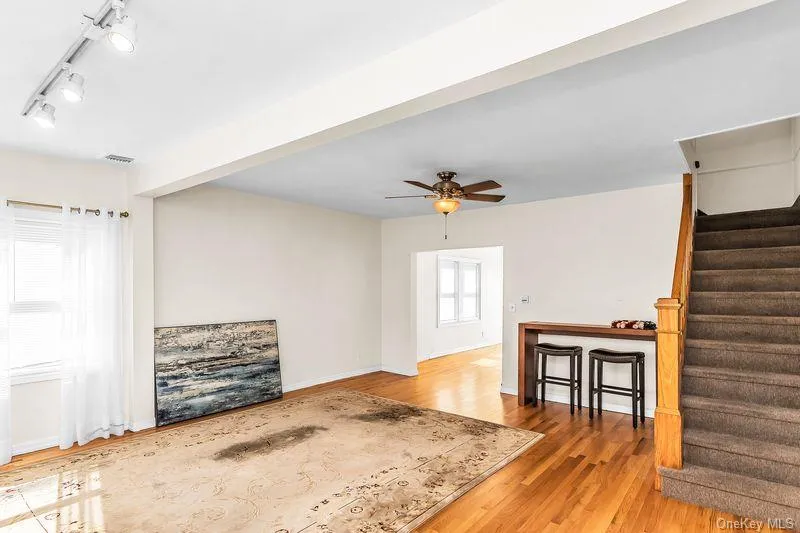 548 E Broadway Long Beach, NY 11561