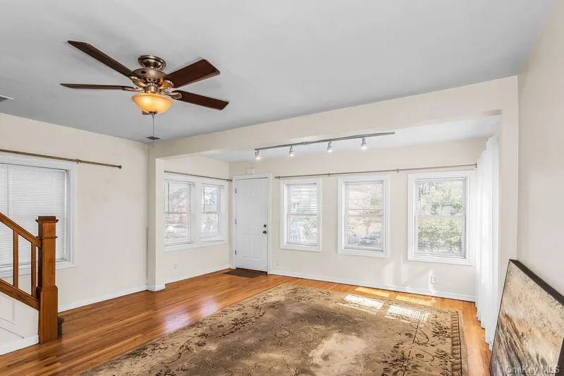 548 E Broadway Long Beach, NY 11561