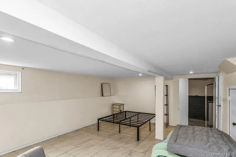 548 E Broadway Long Beach, NY 11561