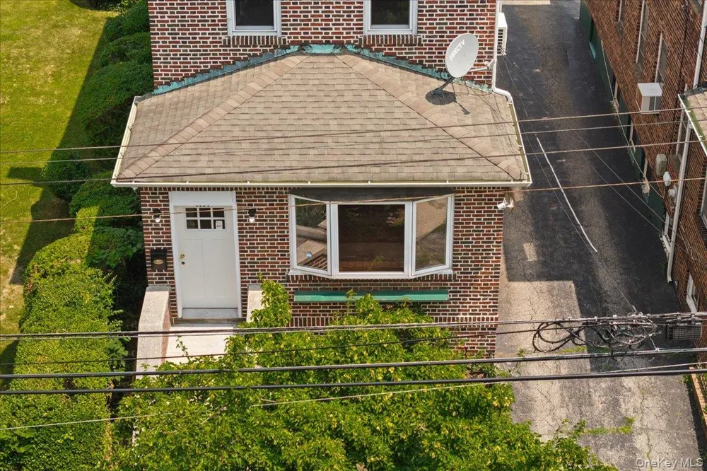 4084 Seton Avenue Bronx, NY 10466