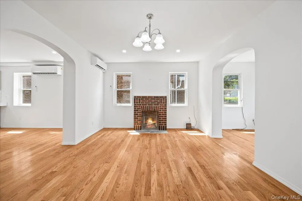 4084 Seton Avenue Bronx, NY 10466