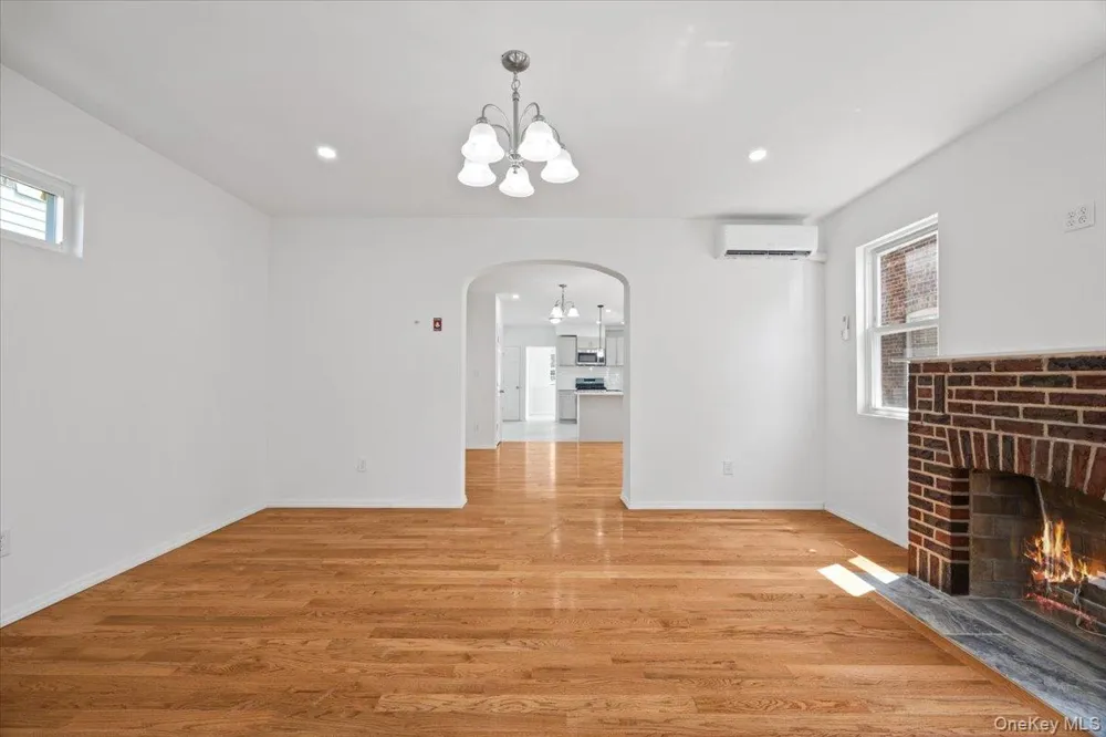 4084 Seton Avenue Bronx, NY 10466