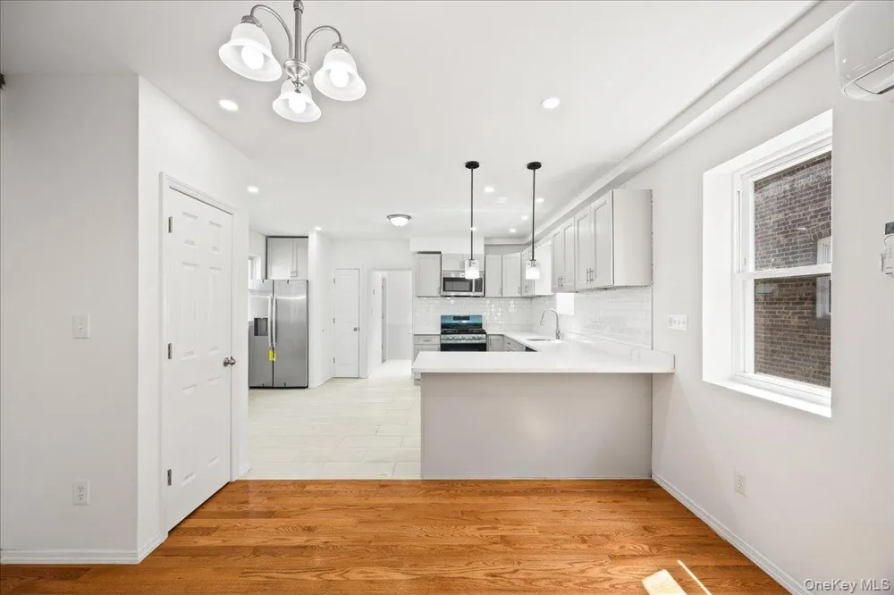 4084 Seton Avenue Bronx, NY 10466