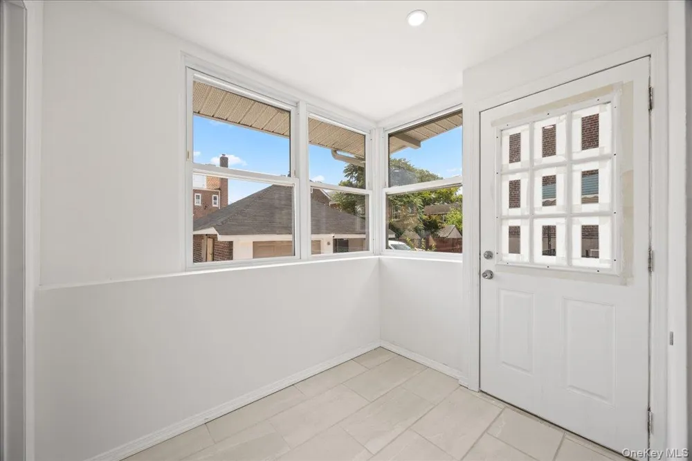 4084 Seton Avenue Bronx, NY 10466