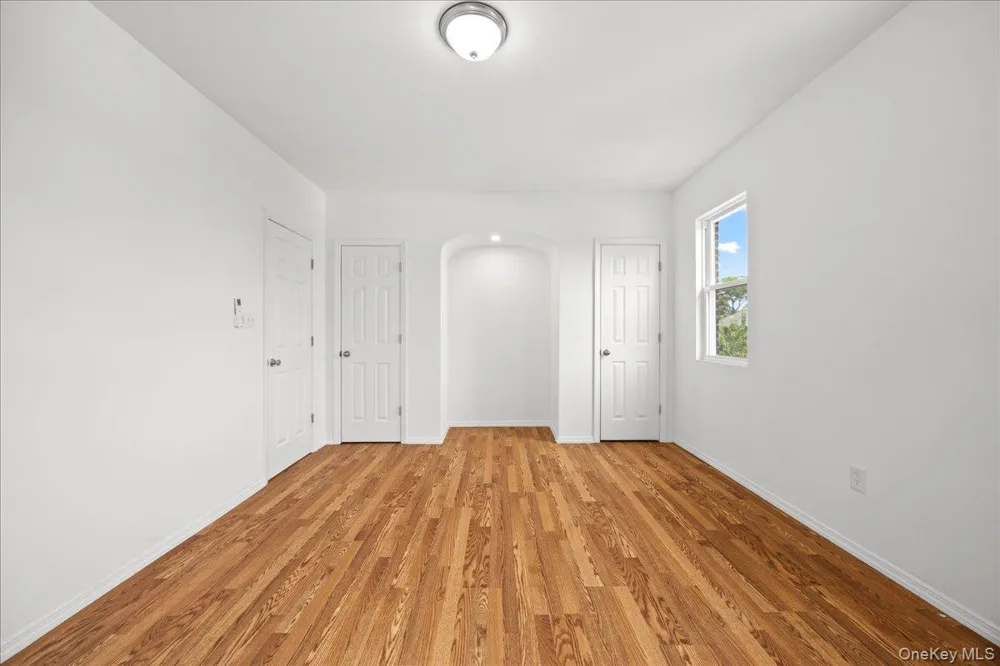 4084 Seton Avenue Bronx, NY 10466