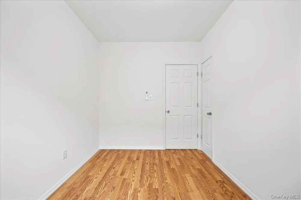 4084 Seton Avenue Bronx, NY 10466