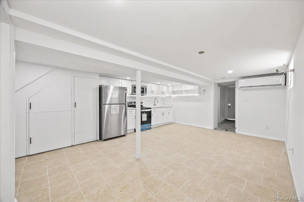 4084 Seton Avenue Bronx, NY 10466