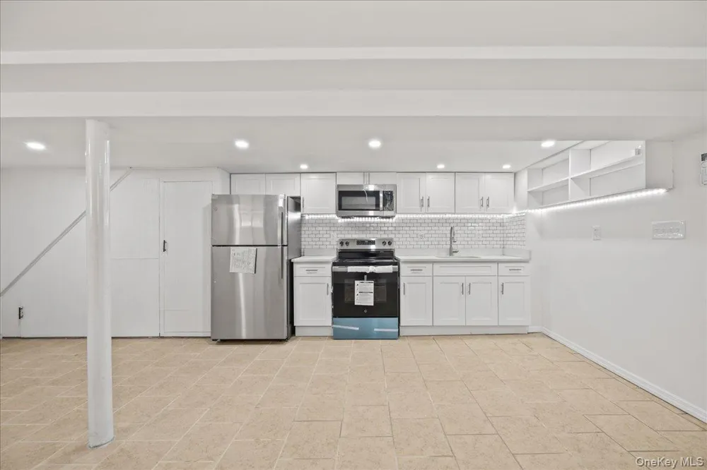 4084 Seton Avenue Bronx, NY 10466
