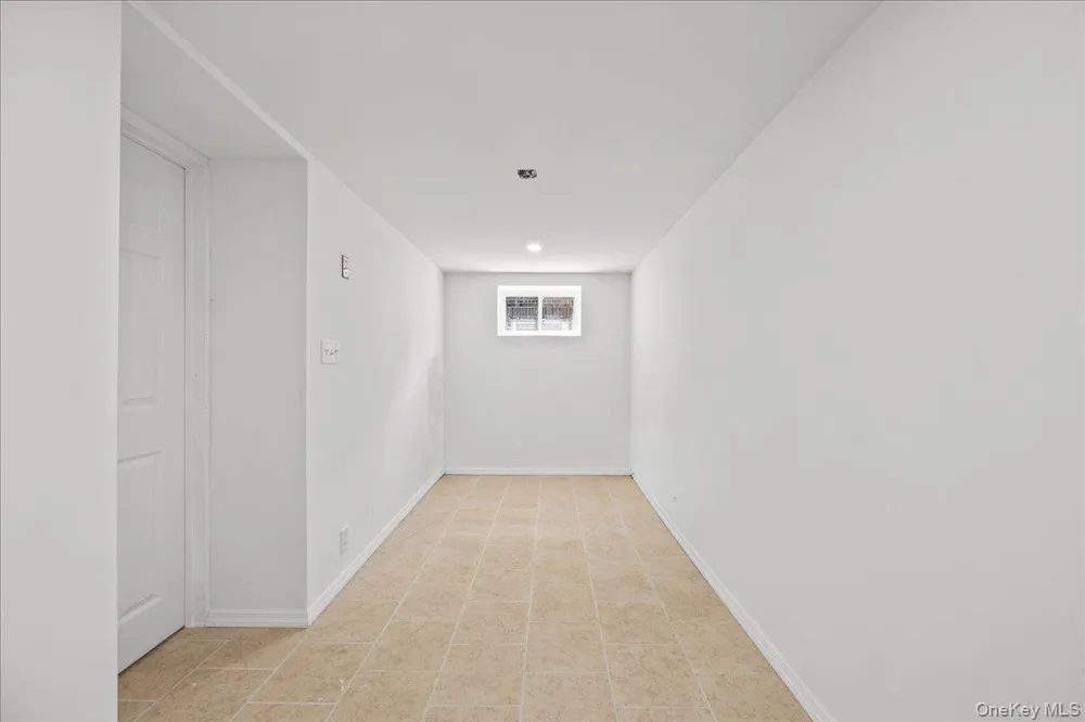 4084 Seton Avenue Bronx, NY 10466