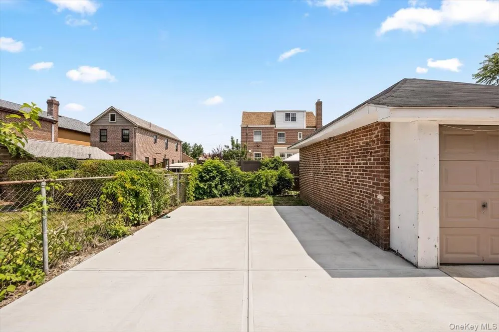 4084 Seton Avenue Bronx, NY 10466