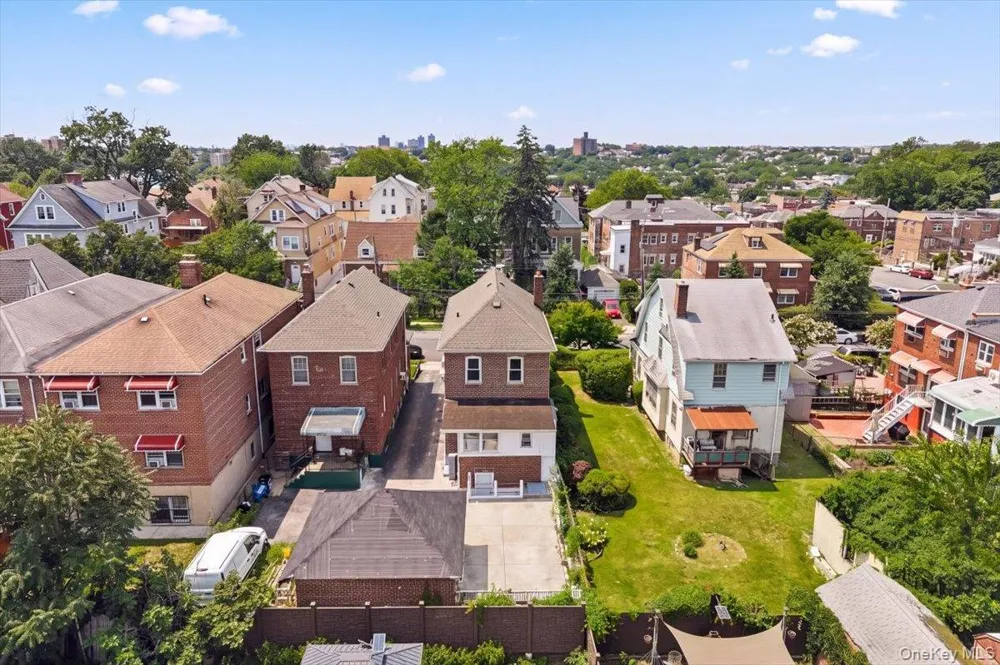 4084 Seton Avenue Bronx, NY 10466
