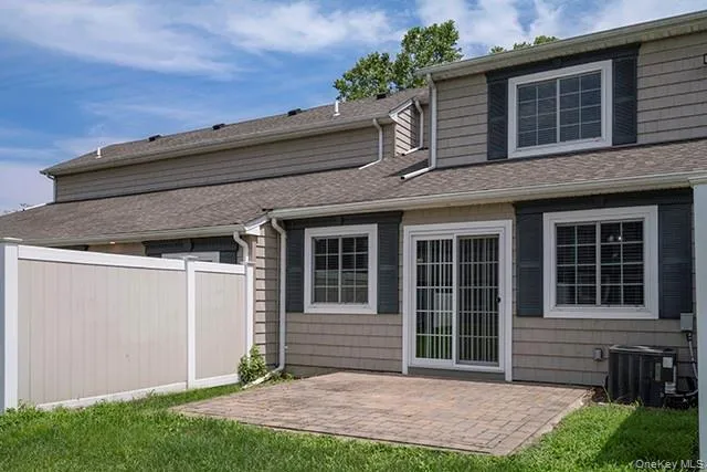 5000 Townhouse Drive #2502 Coram, NY 11727