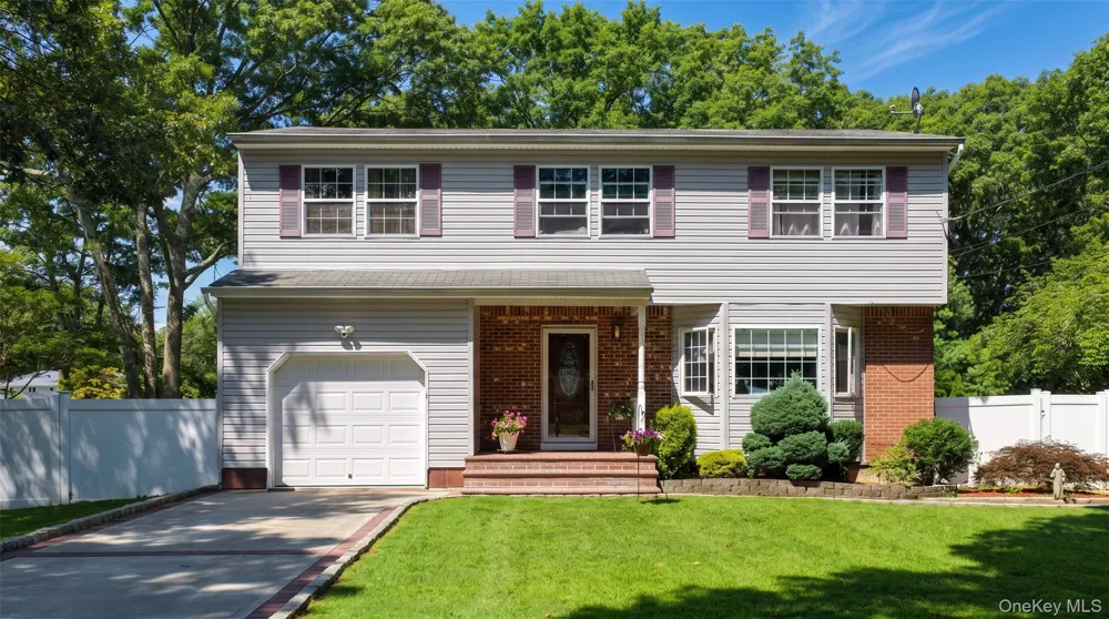 357 Avondale Drive Shirley, NY 11967