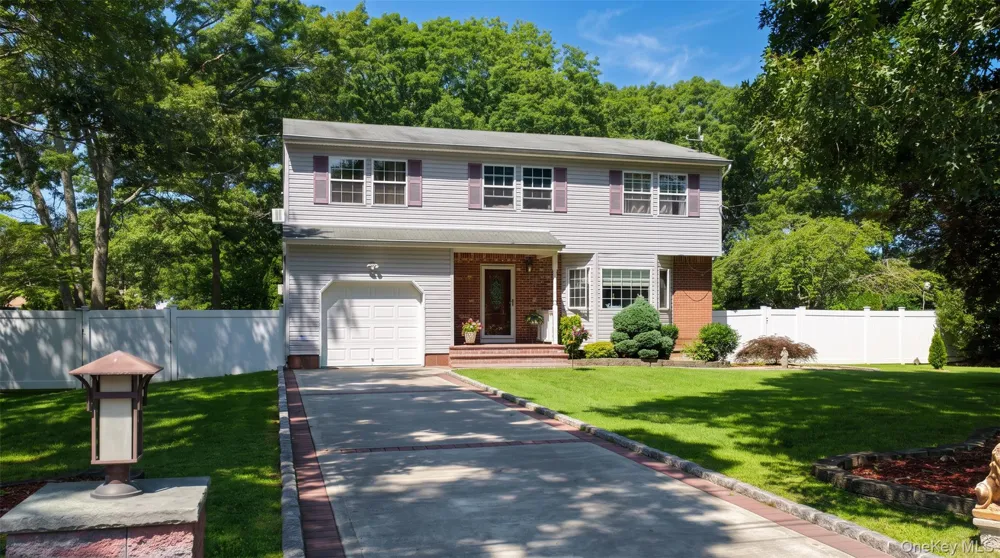 357 Avondale Drive Shirley, NY 11967