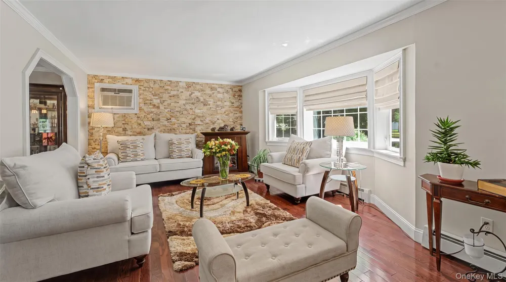357 Avondale Drive Shirley, NY 11967