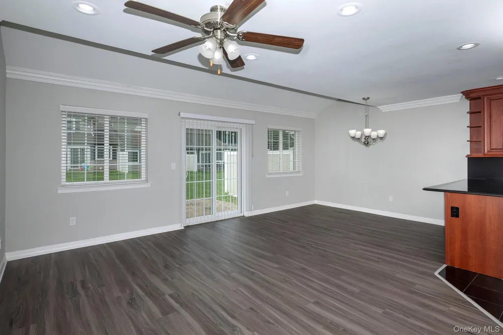 5000 Townhouse Drive #5205 Coram, NY 11727