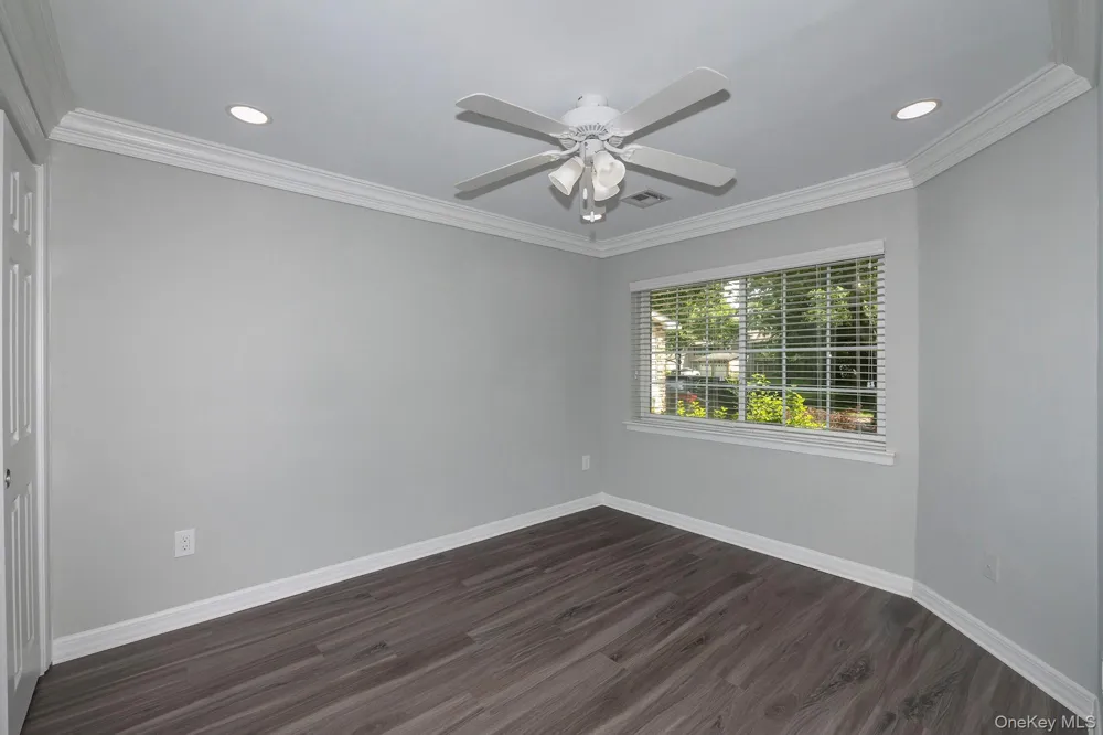 5000 Townhouse Drive #5205 Coram, NY 11727