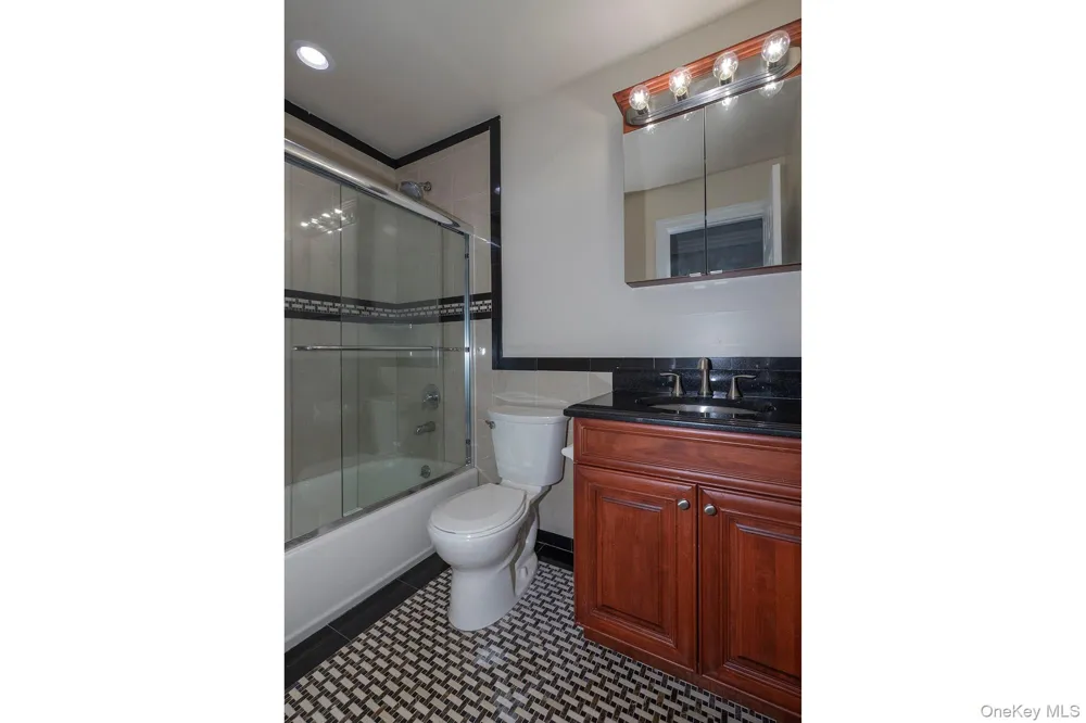 5000 Townhouse Drive #5205 Coram, NY 11727