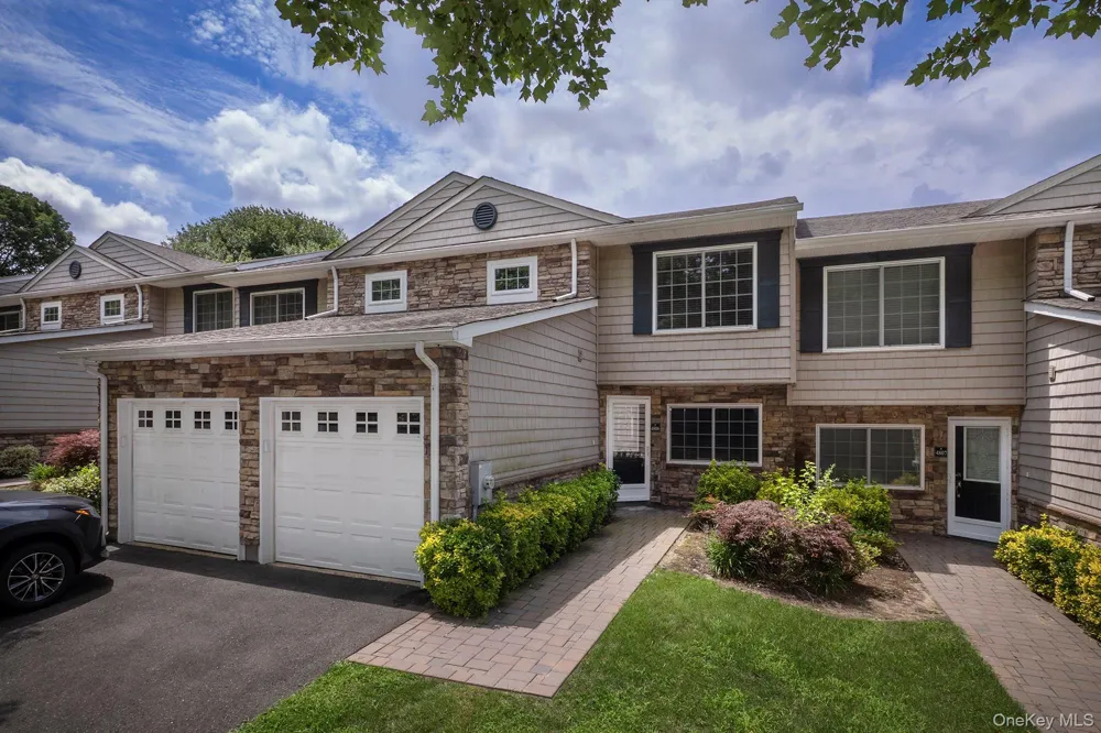 5000 Townhouse Drive #5205 Coram, NY 11727