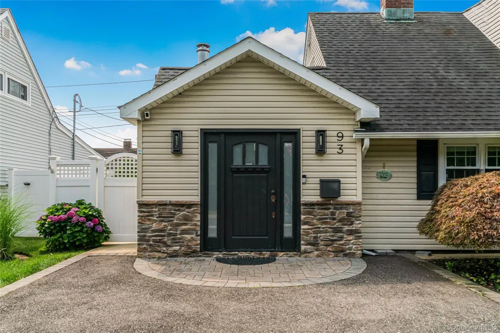 93 Duckpond Drive Wantagh, NY 11793
