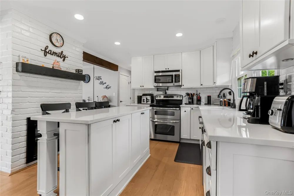 93 Duckpond Drive Wantagh, NY 11793