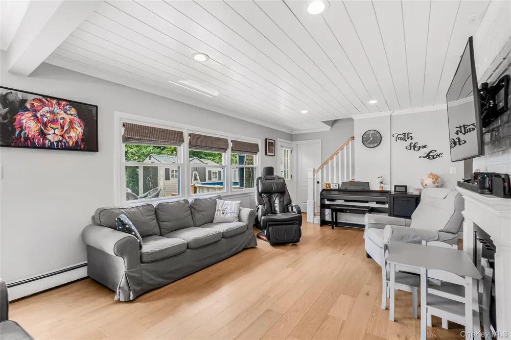 93 Duckpond Drive Wantagh, NY 11793