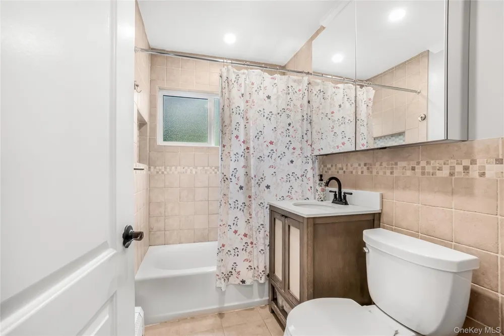 93 Duckpond Drive Wantagh, NY 11793