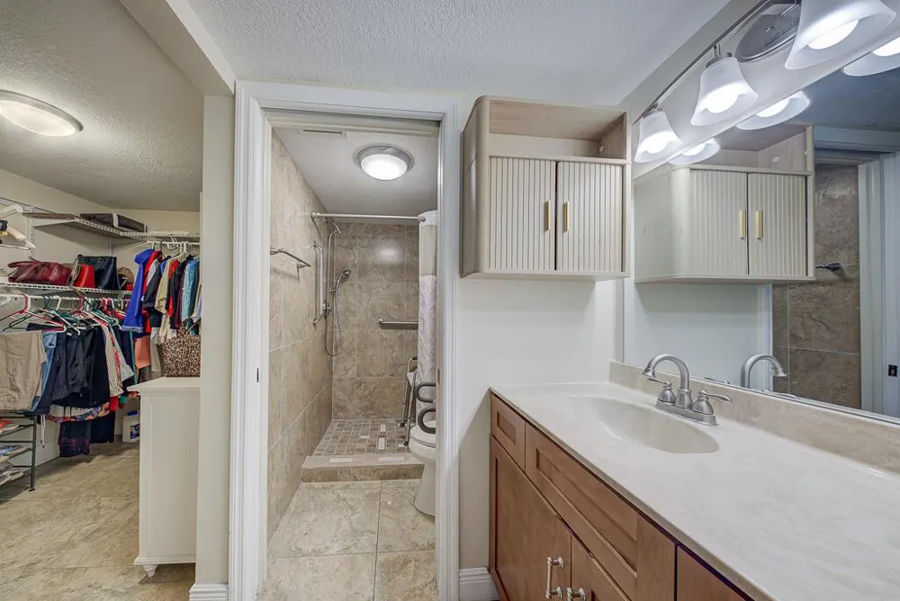7650 Tahiti Lane #105 Lake Worth, FL 33467