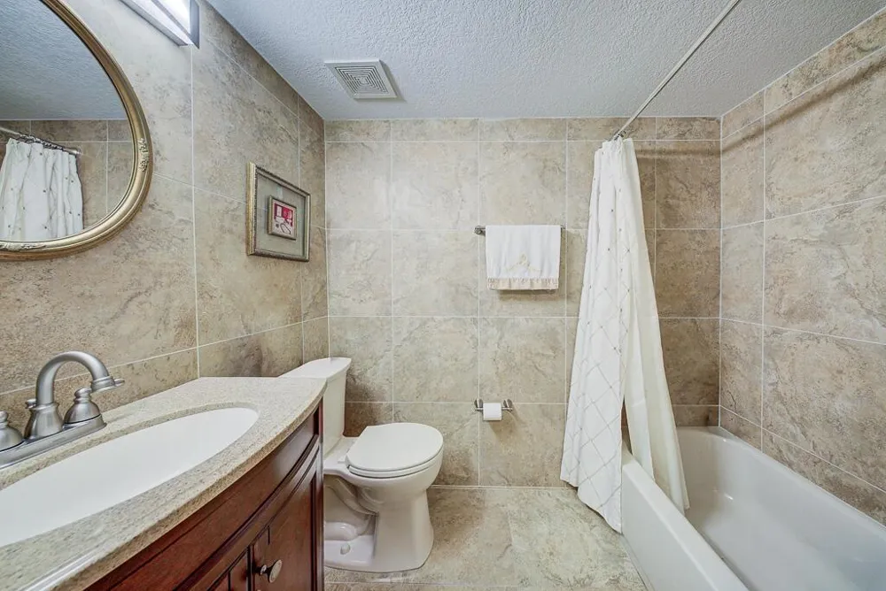 7650 Tahiti Lane #105 Lake Worth, FL 33467