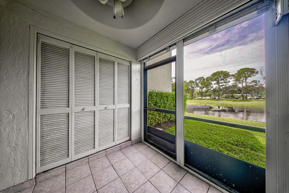 7650 Tahiti Lane #105 Lake Worth, FL 33467
