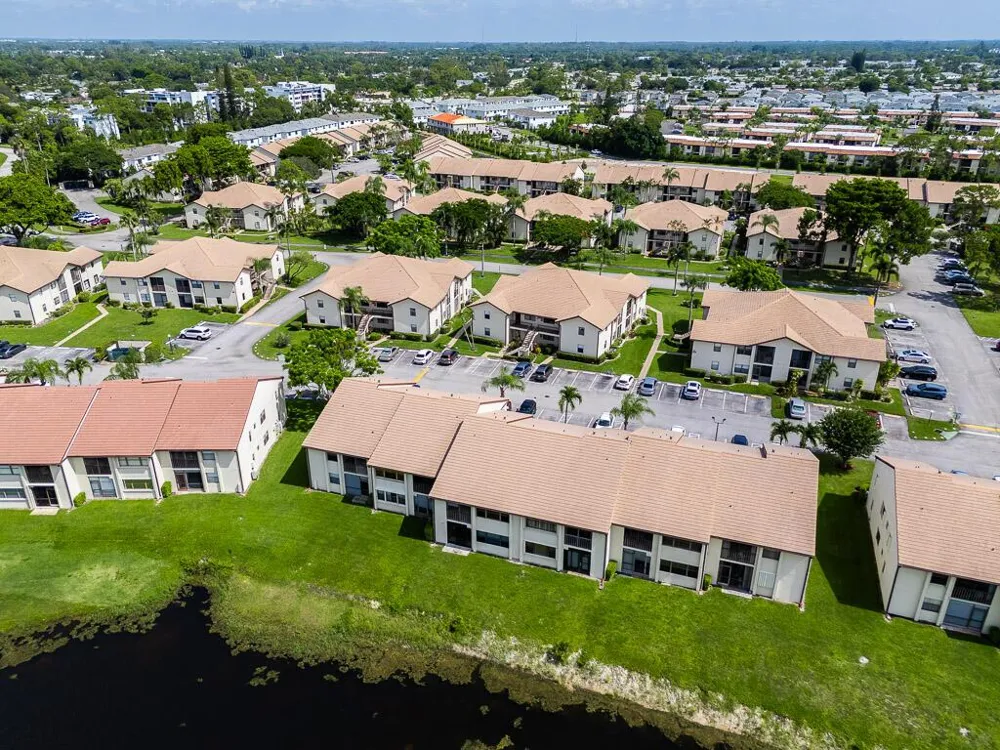 7650 Tahiti Lane #105 Lake Worth, FL 33467